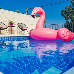 Villa Spirit, Polaca